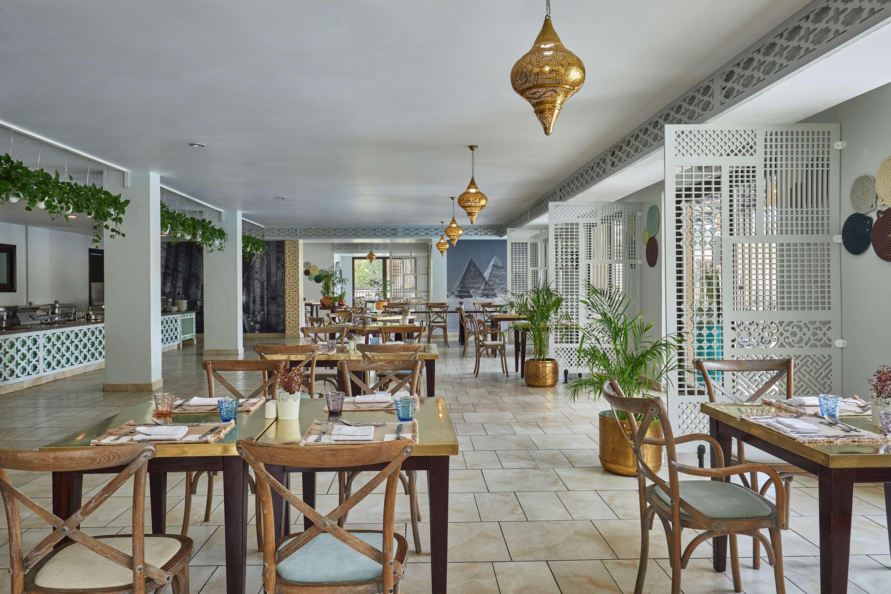 فندق شتيجنبرجر أكوا ماجيك الغردقة المظهر الخارجي الصورة The restaurant at the hotel