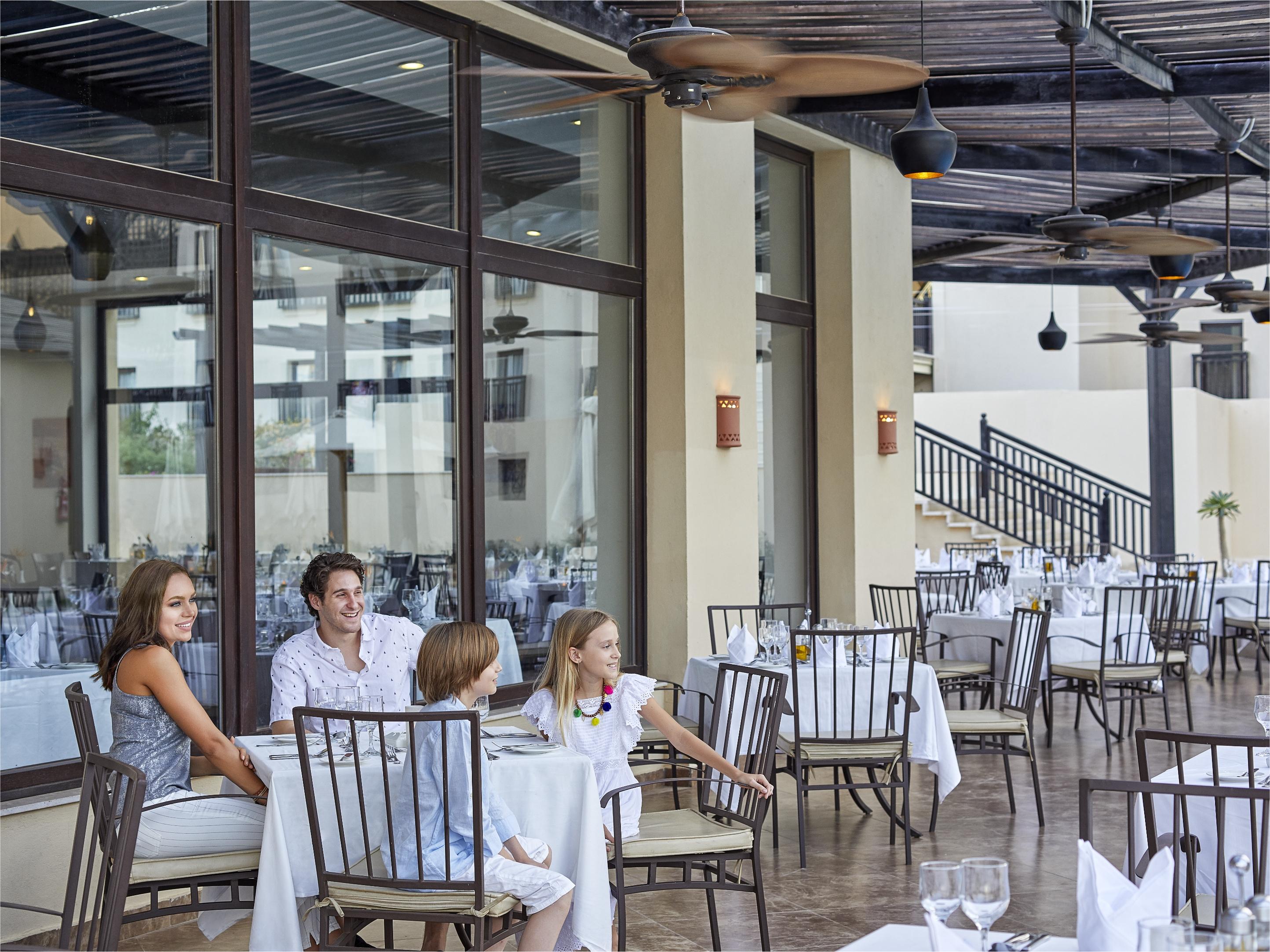 فندق شتيجنبرجر أكوا ماجيك الغردقة المظهر الخارجي الصورة The restaurant at the Four Seasons Hotel
